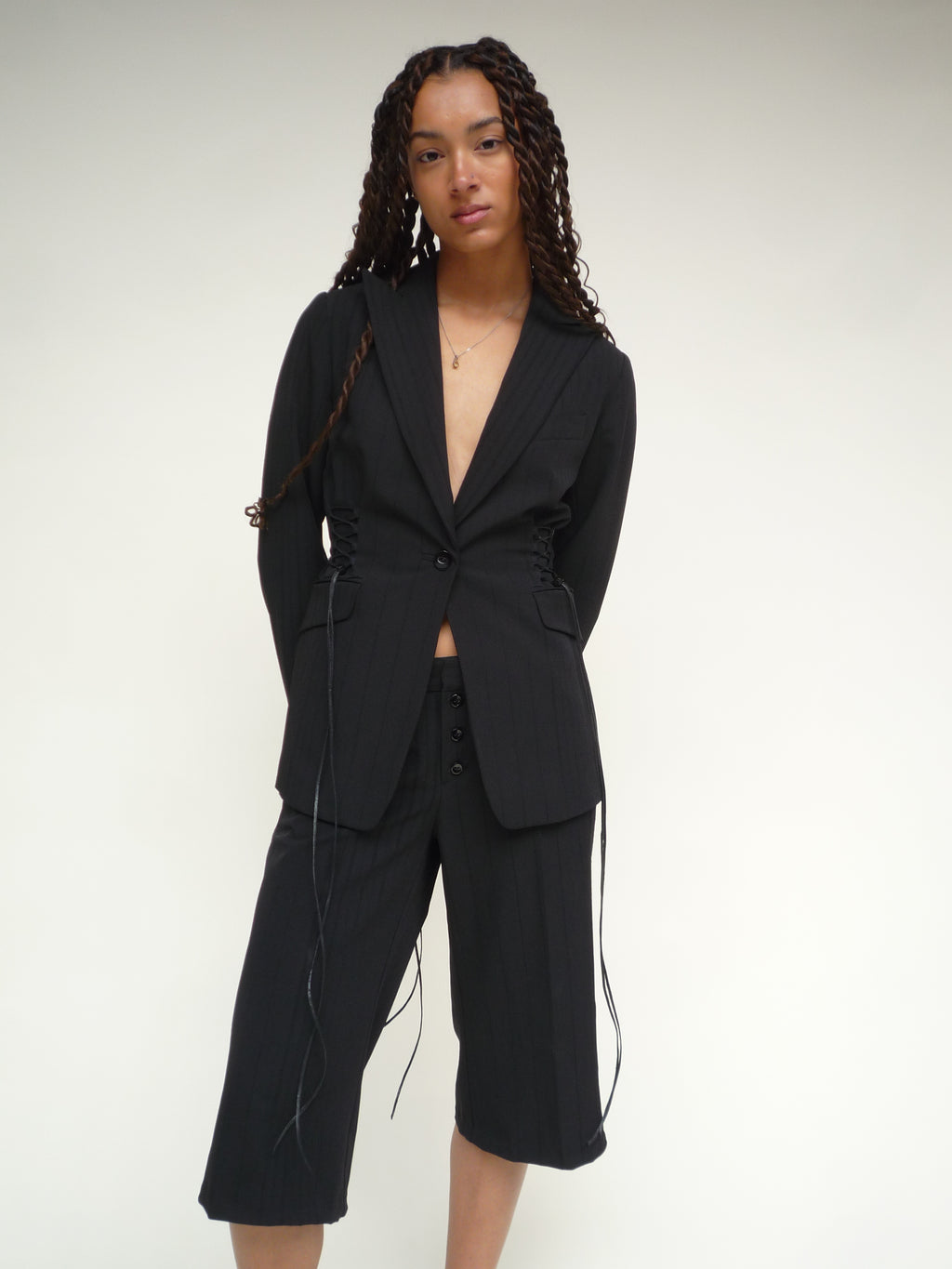 Capri’s Black Set