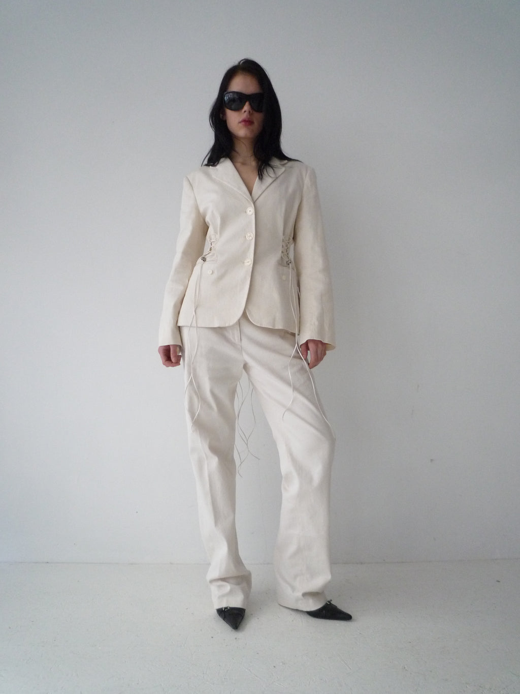 Suit in Off-White