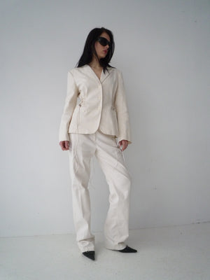 Suit in Off-White