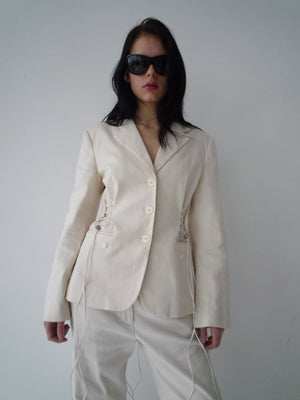 Suit in Off-White